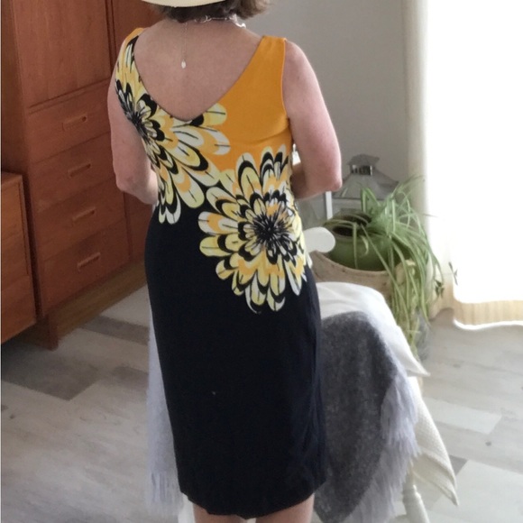 Casual feel , Occasion Dress ,great for guest at spring wedding . - Picture 2 of 7